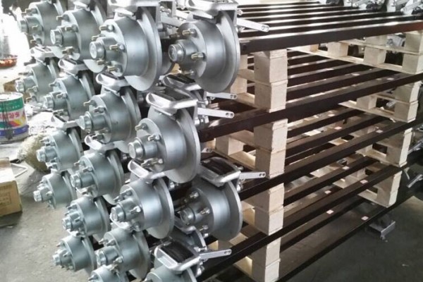 直轴式碟刹制动后桥